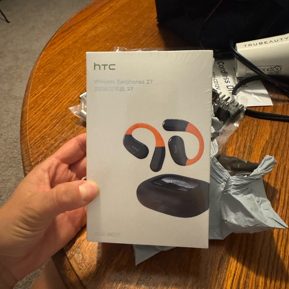 HTC NE27 Wireless Earbuds with LCD Touchscreen for Gaming Wireless Bluetooth6.0